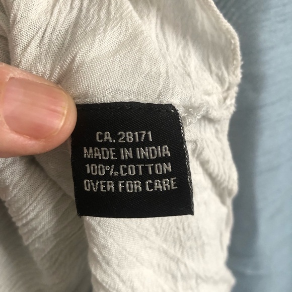 Papa Vancouver 100% cotton sleeveless Lacey top for those summer adventures! - Picture 7 of 10